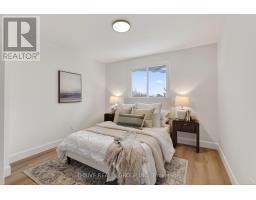 47 - 30 CLARENDON CRESCENT - 26