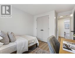 47 - 30 CLARENDON CRESCENT - 29