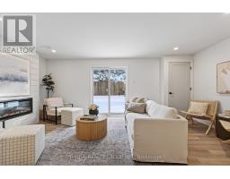 47 - 30 CLARENDON CRESCENT - 32