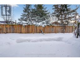 47 - 30 CLARENDON CRESCENT - 40