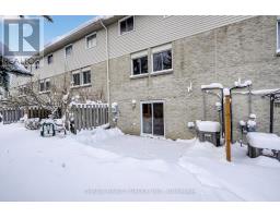 47 - 30 CLARENDON CRESCENT - 41