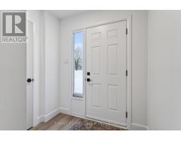 47 - 30 CLARENDON CRESCENT - 6