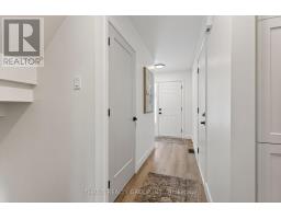 47 - 30 CLARENDON CRESCENT - 8