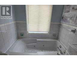 3 - 39 REGINA STREET - 11