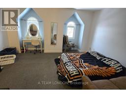 3 - 39 REGINA STREET - 9