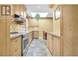 440 BEACHWOOD AVENUE - 8