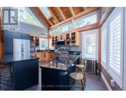 42 LAKESIDE CIRCLE - 12