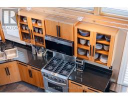 42 LAKESIDE CIRCLE - 17