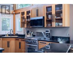 42 LAKESIDE CIRCLE - 20