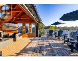 42 LAKESIDE CIRCLE - 43