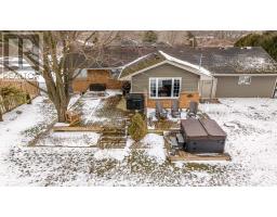 231 THAMES CRESCENT - 32