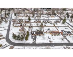 231 THAMES CRESCENT - 33