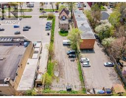 136 ELMWOOD AVENUE E - 32