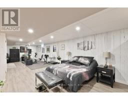 530 HIGHVIEW DRIVE - 32