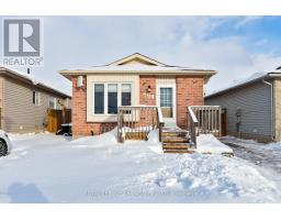 264 SIMPSON CRESCENT - 2