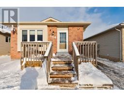 264 SIMPSON CRESCENT - 3