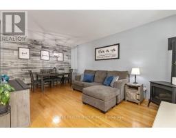 35 SURREY CRESCENT - 12