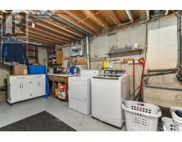 35 SURREY CRESCENT - 25