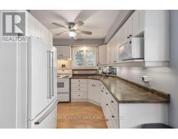 35 SURREY CRESCENT - 3