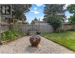 35 SURREY CRESCENT - 30