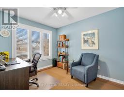 35 - 1241 BEAVERBROOK AVENUE - 24