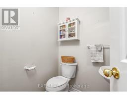 82 - 141 CONDOR COURT - 20