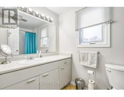 82 - 141 CONDOR COURT - 31