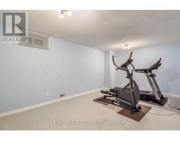 82 - 141 CONDOR COURT - 32