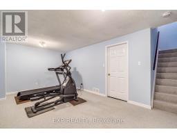 82 - 141 CONDOR COURT - 33