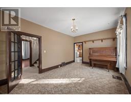 136 QUEEN STREET - 16