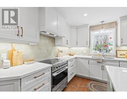 35 PINEGROVE CRESCENT - 13