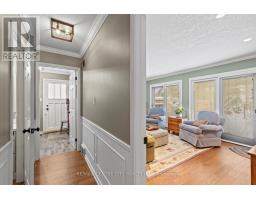 35 PINEGROVE CRESCENT - 16