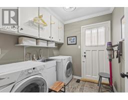 35 PINEGROVE CRESCENT - 18