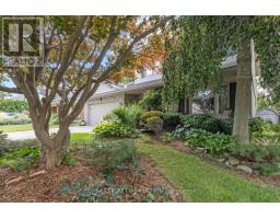 35 PINEGROVE CRESCENT - 2