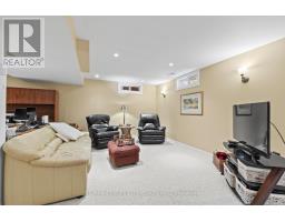 35 PINEGROVE CRESCENT - 34