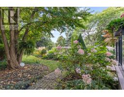 35 PINEGROVE CRESCENT - 39