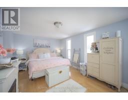 908 MAITLAND STREET - 23