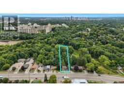 577 WONDERLAND ROAD N - 1