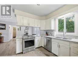 30 LINGWOOD DRIVE - 16