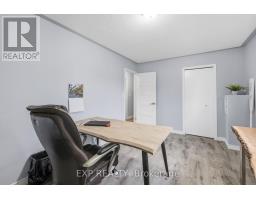 30 LINGWOOD DRIVE - 21