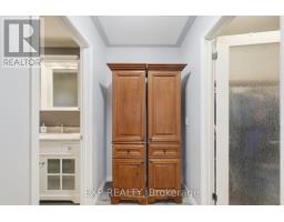 30 LINGWOOD DRIVE - 33