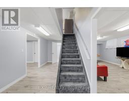 30 LINGWOOD DRIVE - 38