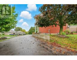 30 LINGWOOD DRIVE - 6