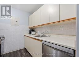 805 - 986 HURON STREET - 14