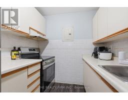805 - 986 HURON STREET - 15