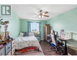 805 - 986 HURON STREET - 22