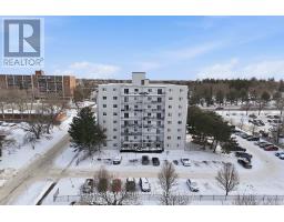 805 - 986 HURON STREET - 35