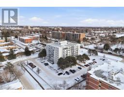 805 - 986 HURON STREET - 37