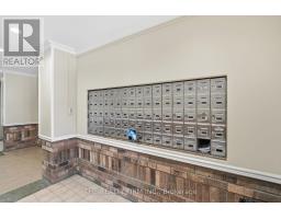 805 - 986 HURON STREET - 4