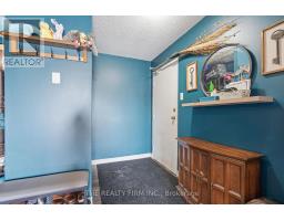 805 - 986 HURON STREET - 8